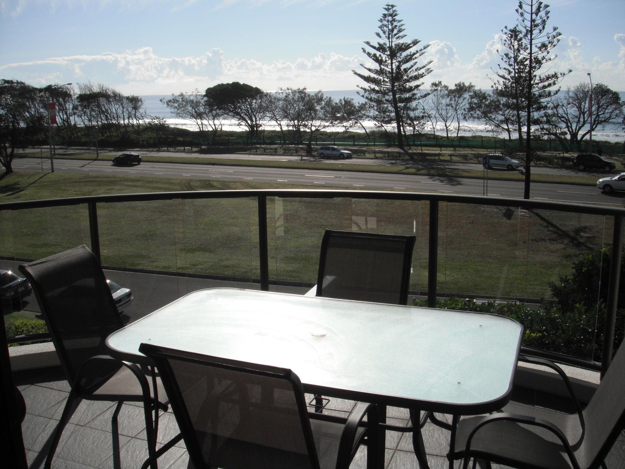 Meridian Alex Beach Apartments Alexandra Headland Buitenkant foto