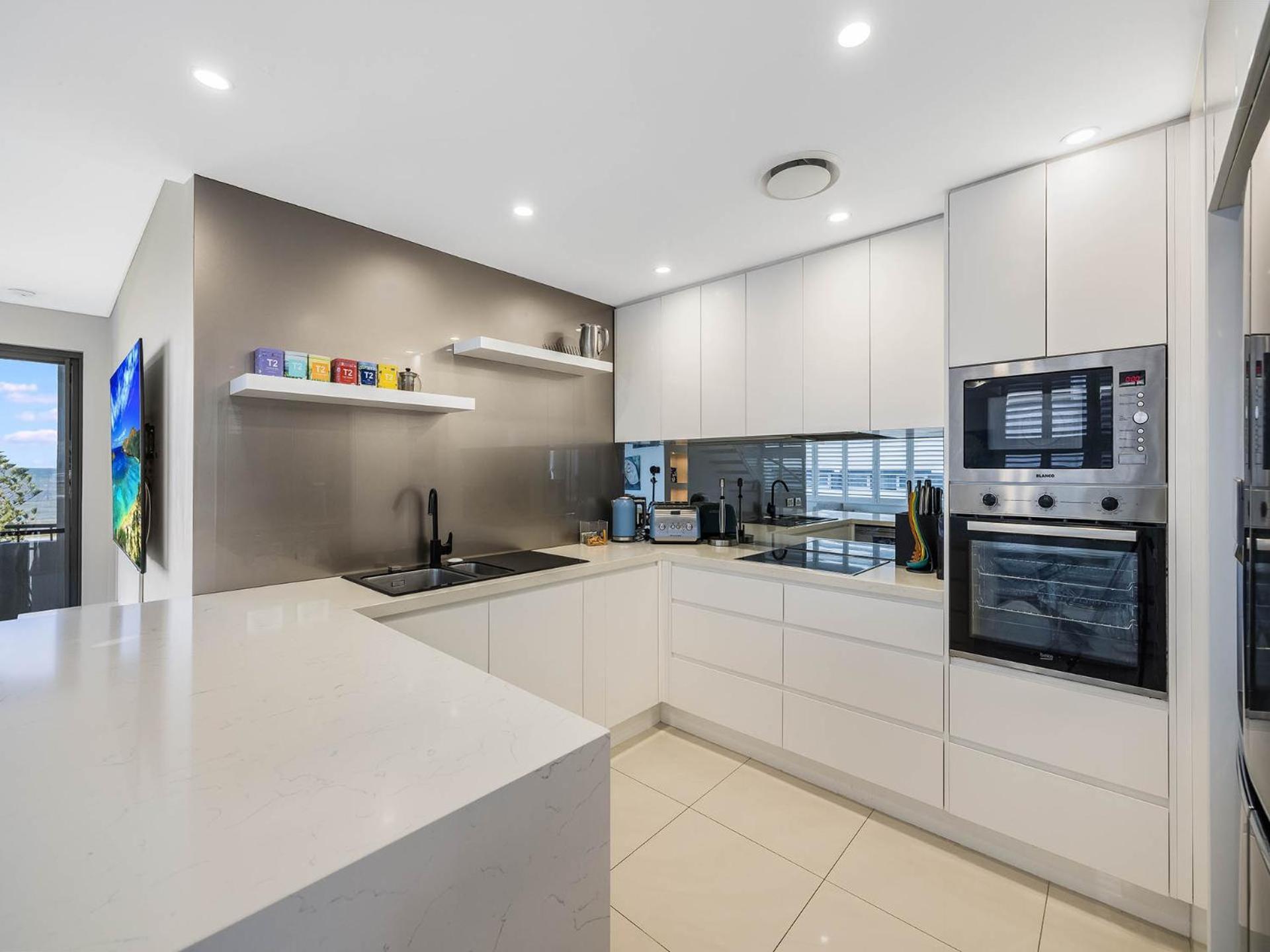Meridian Alex Beach Apartments Alexandra Headland Buitenkant foto
