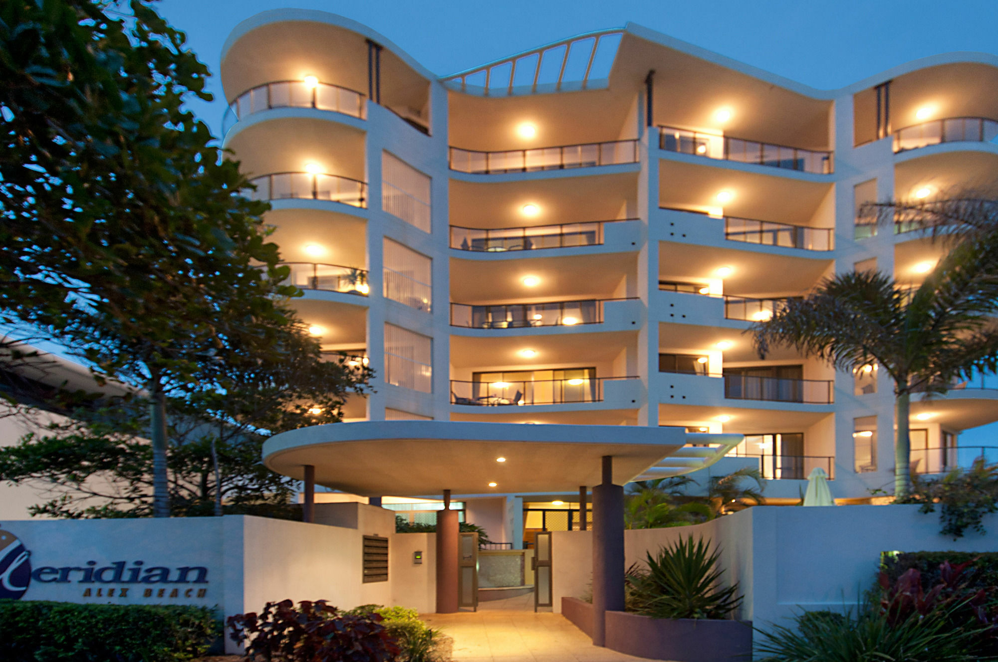 Meridian Alex Beach Apartments Alexandra Headland Buitenkant foto